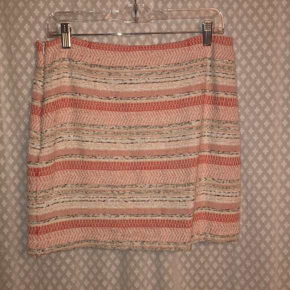 Coral and cream textured skirt - Picture 2 of 2